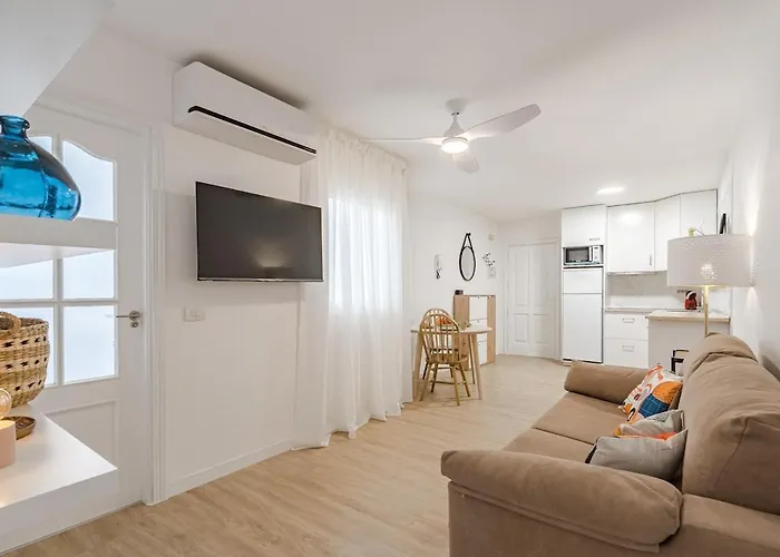 With Aircon דירה